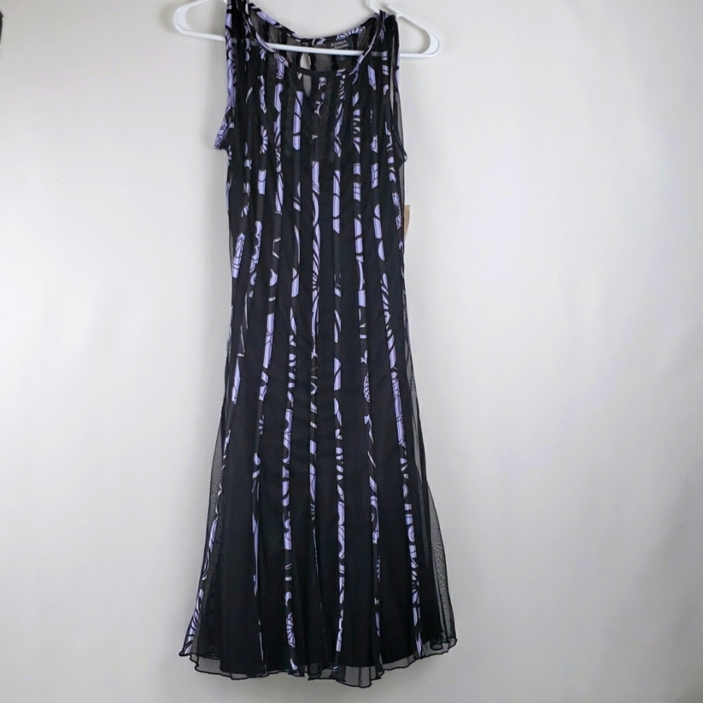 Womens size 10 sleeveless Dressbarn dress nwt black with lilac accents.